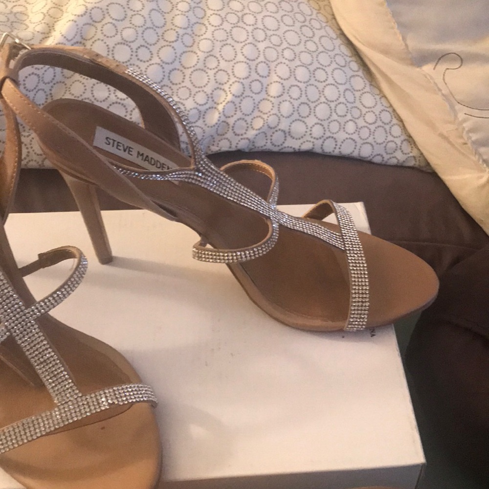 Shoes - Picture 5 of 5